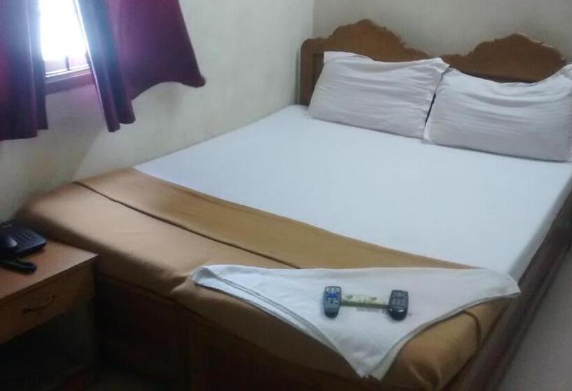 膳宿费 Central Saphire Residency Only For Indians