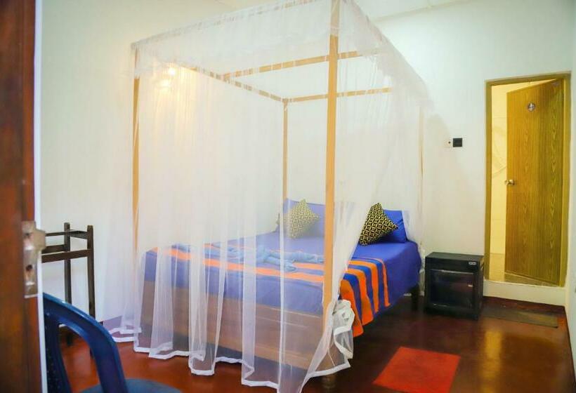 Bed and Breakfast Mango Shade Mirissa