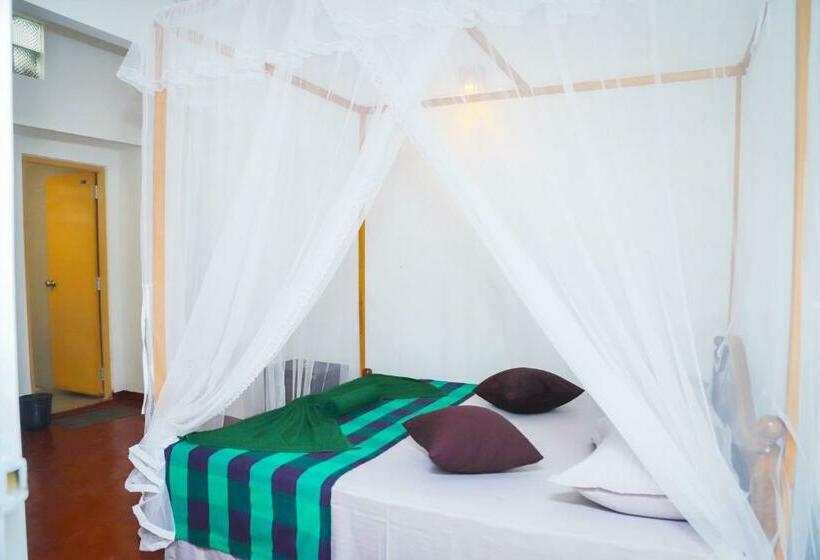 Bed and Breakfast Mango Shade Mirissa