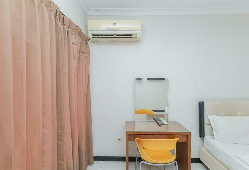 هتل Koolkost Near Tunjungan Plaza