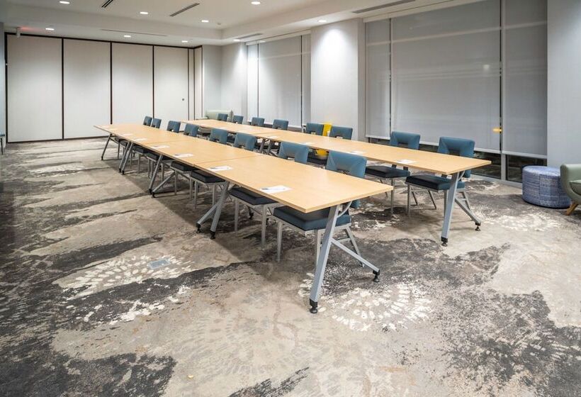 هتل Towneplace Suites By Marriott Louisville Downtown