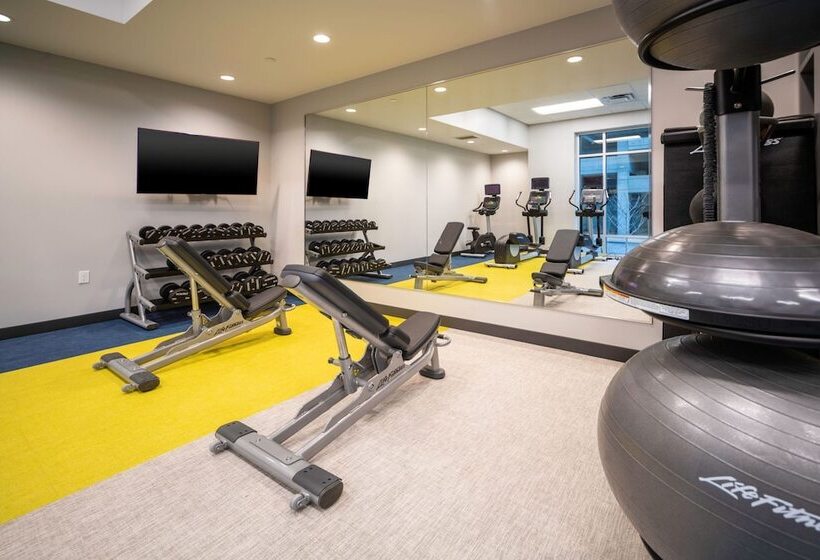 هتل Towneplace Suites By Marriott Louisville Downtown