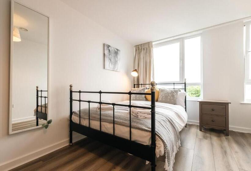 City View Apart Central Of Southampton 2 Beds & 2 Bath   Free Private Parking Space