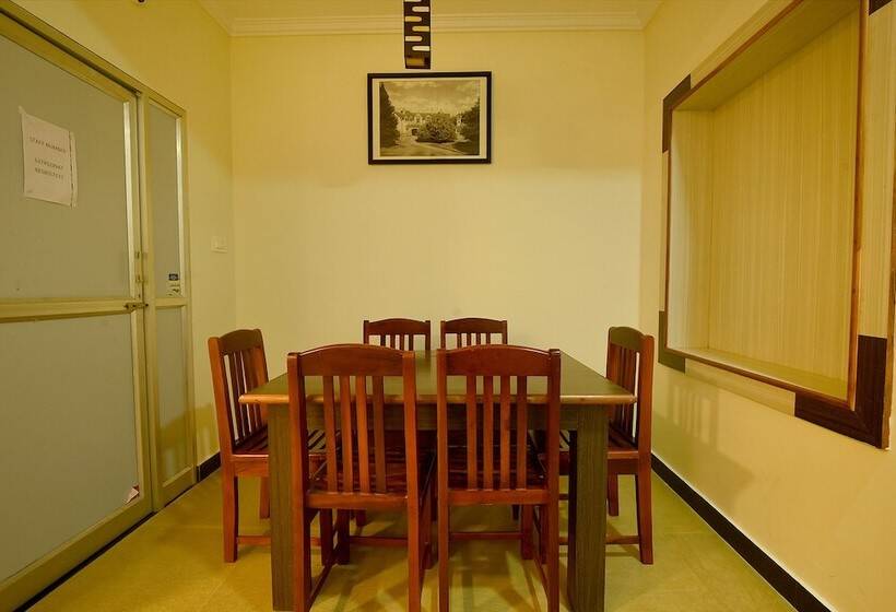 Fabhotel Greenwood Stays