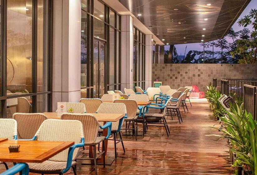 هتل The 1o1 Jakarta Airport Cbc