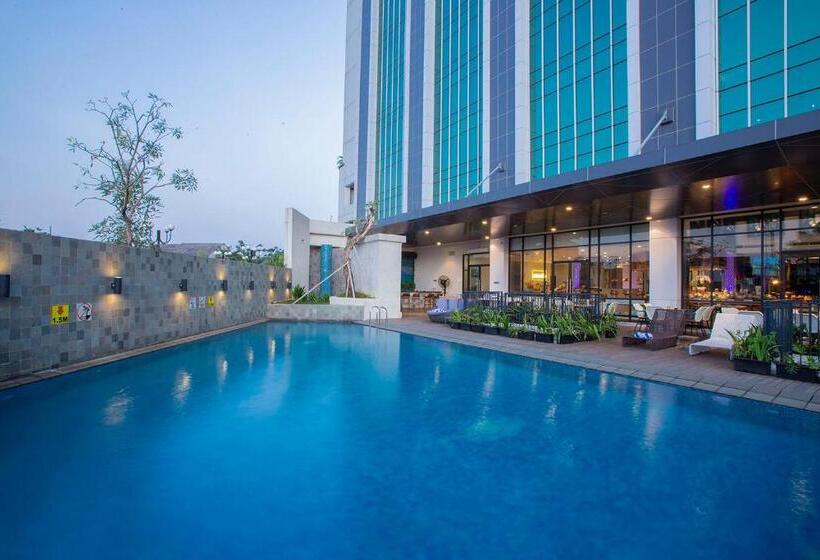 هتل The 1o1 Jakarta Airport Cbc