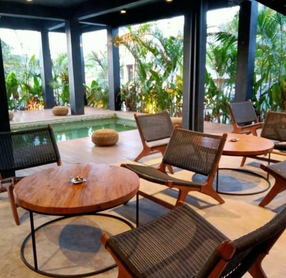 بنسيون Escotel Krisnantara