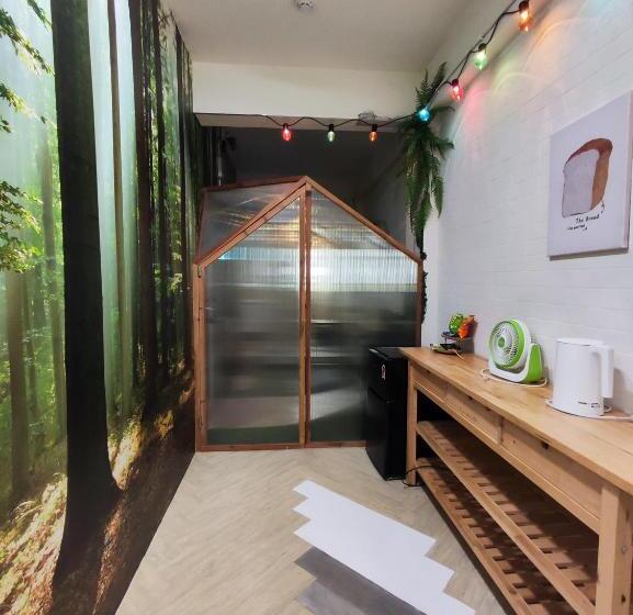 هاستل 棚棚屋室內帳篷民宿inn