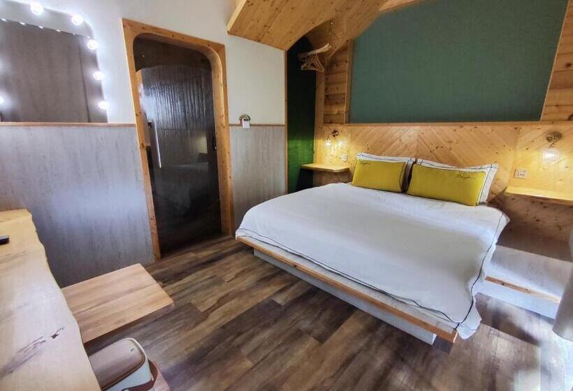 هاستل 棚棚屋室內帳篷民宿inn