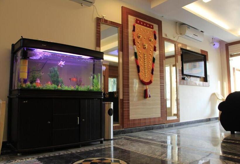 호텔 Sri Sarvesha Residency Temple View