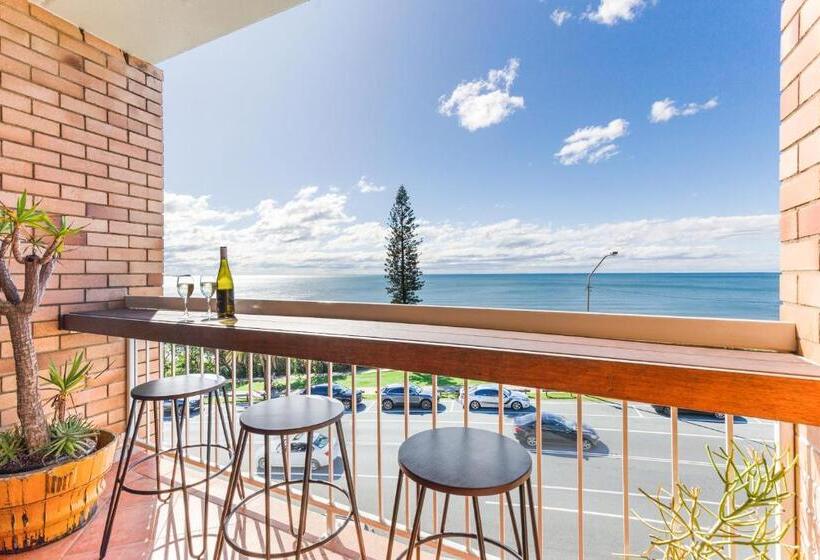 Stunning Views At Alex Heads, 2 Br Stylish Apt