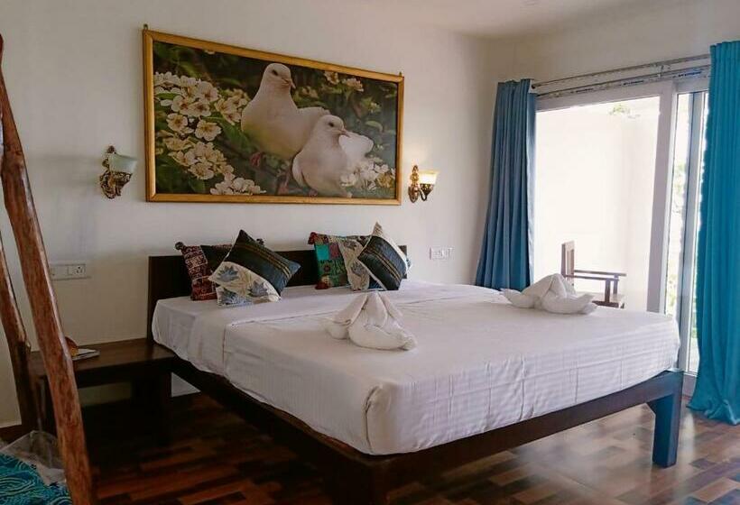 Отель Chique Shanti Resort