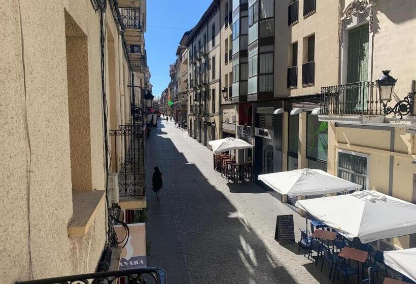 Leire Jaca Centro