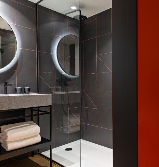 هتل Leonor The Place To Live