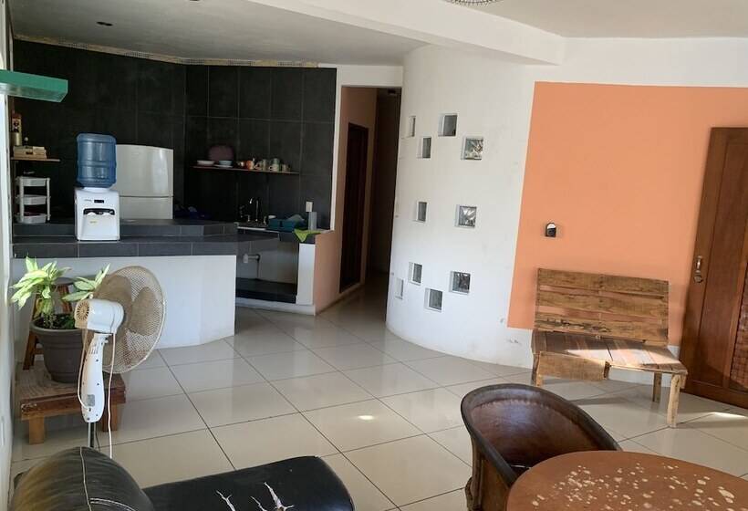 پانسیون Brisamar Guesthouse