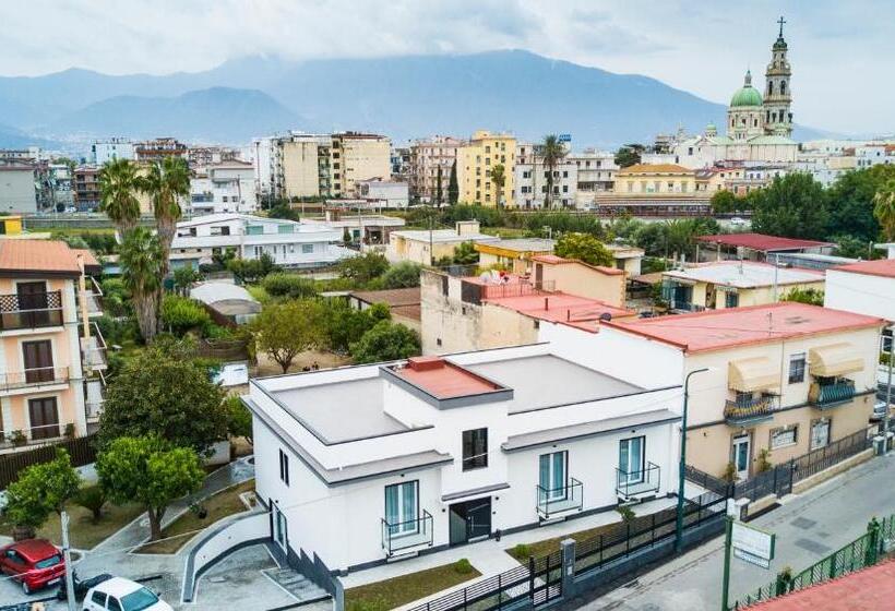 تختخواب و صبحانه Maison De Julia Pompei