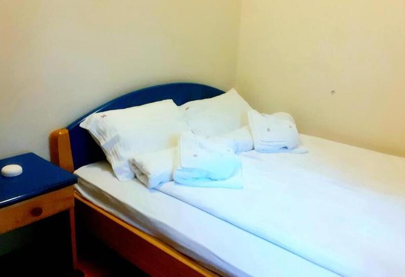 Kraljevi Konaci   Vila Zelena Dolina   Zlatibor