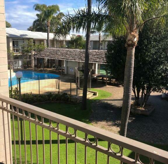 리조트 Tranquility At Mandurah Apartments
