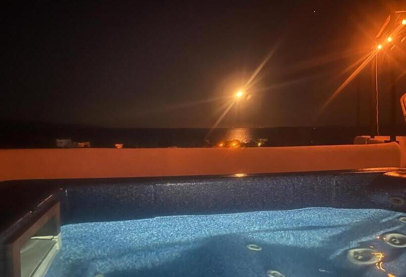 هتل Casa Arrecife   Dorado Suite, Fast Wifi & Balcony! Beach Is Steps Away!