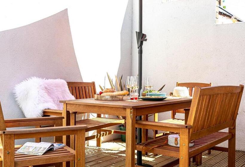 The Terrace   Light, Bright Characterful Coastal Home With Parking Near Beaches