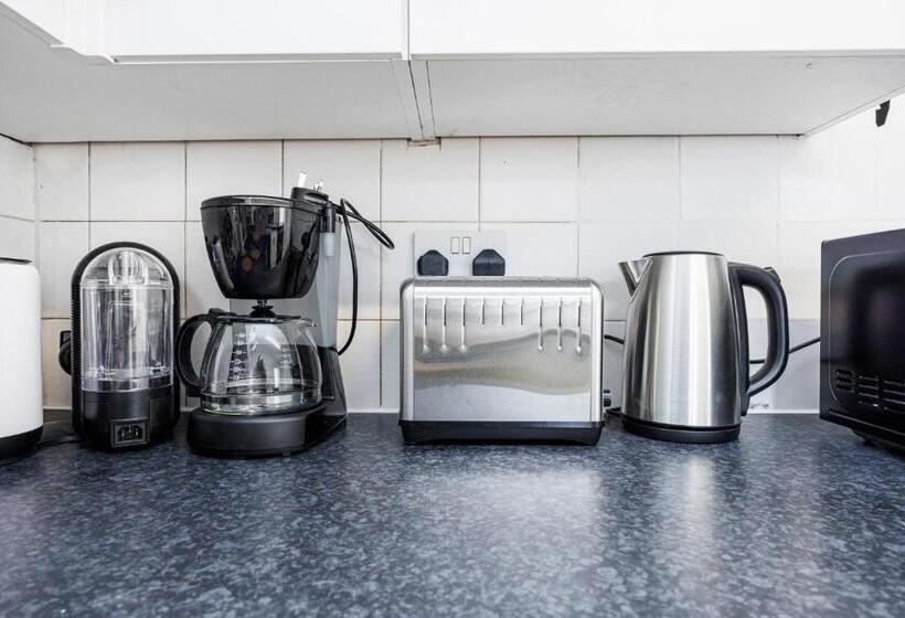 Lovely 2 Bd Hse With Parking Near Excel