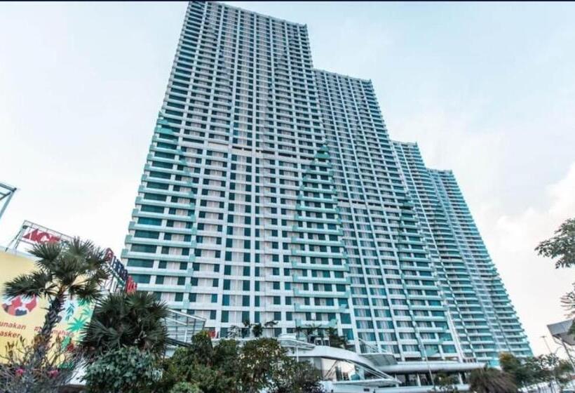 هتل 8rooms At Grand Kamala Lagoon