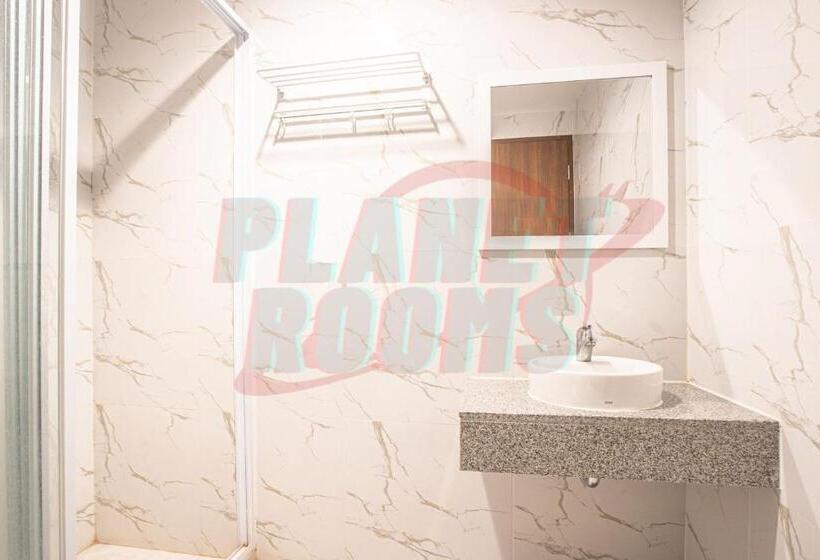 هتل 8rooms At Grand Kamala Lagoon