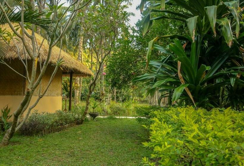 Отель Lendang Eco Lodge