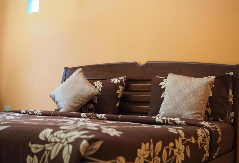 فندق Mossman House