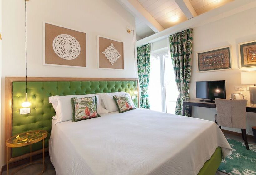 هتل Villa Francesca Relais