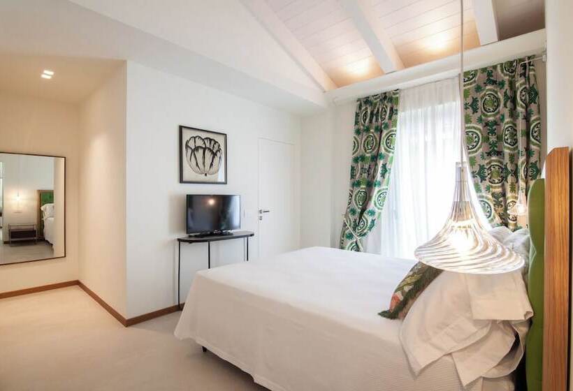 هتل Villa Francesca Relais