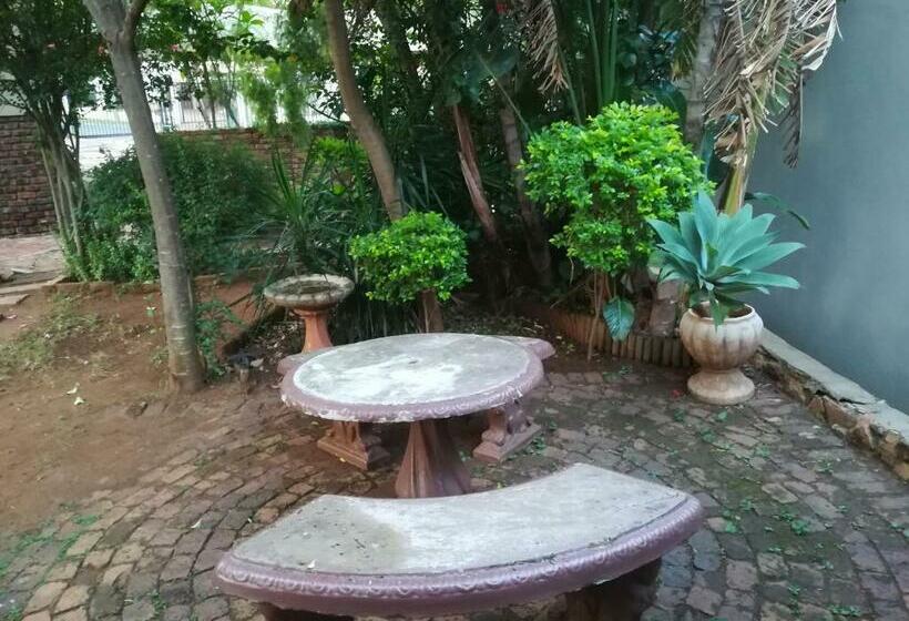 Пансион Harties 2 Sleeper Double Room With Private Bathroom