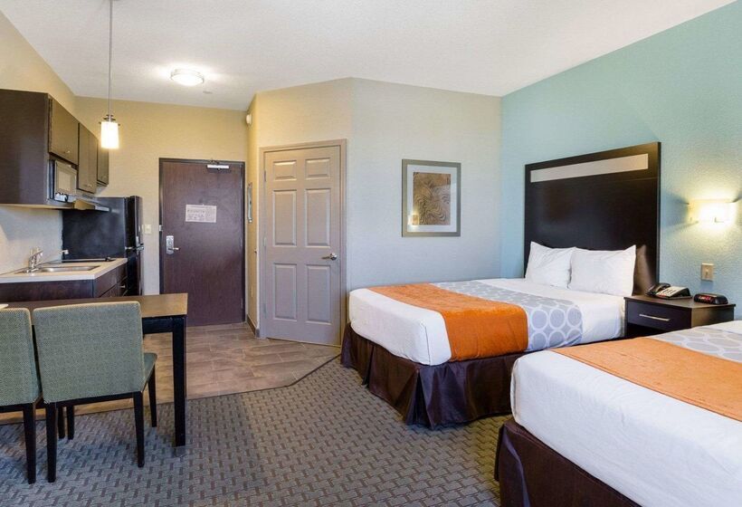 בית מלון כפרי Hallmarc Studios