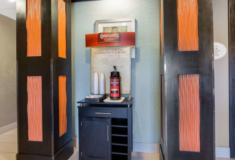 בית מלון כפרי Hallmarc Studios