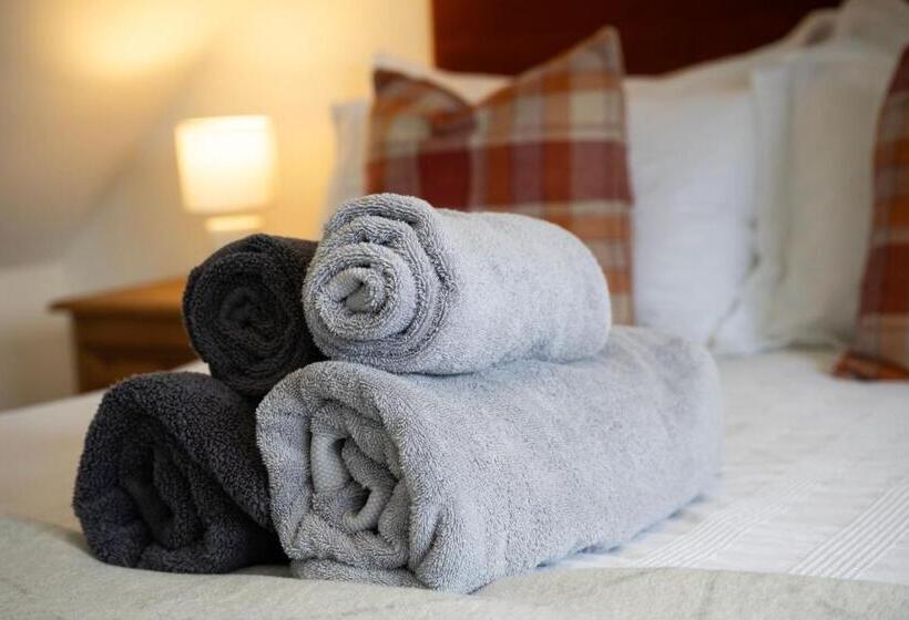 Owlet Lodge