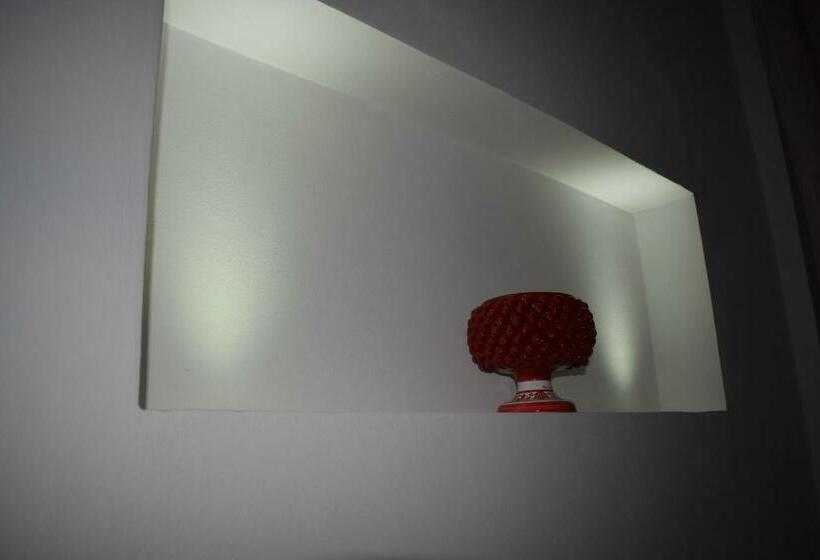 تختخواب و صبحانه Ponente & Maestro Rooms
