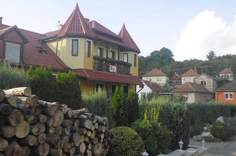 ベッドアンドブレックファースト Dudás Panzió