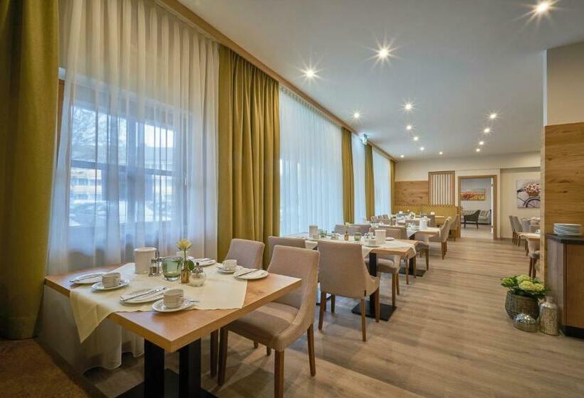 ベッドアンドブレックファースト Gästehaus Huber Hotel Garni