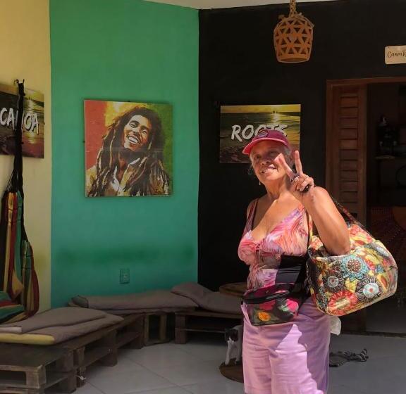 هاستل Canoa Roots Camping