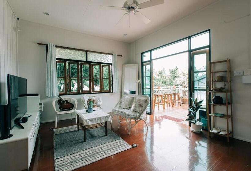 تختخواب و صبحانه Banya Bnb ที่พักบ้านย่าบีแอนด์บี เมืองประจวบฯ