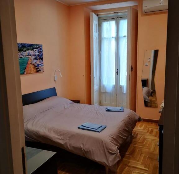 تختخواب و صبحانه Casa Cupiello Via Chiaia   Casa Vacanze Ad Uso Esclusivo