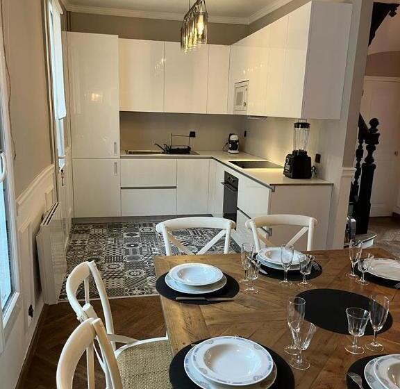 Jolie Maison Proche Des Commerces Et De La Plage