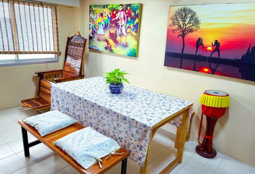 بنسيون Hello Hostel Ayutthaya