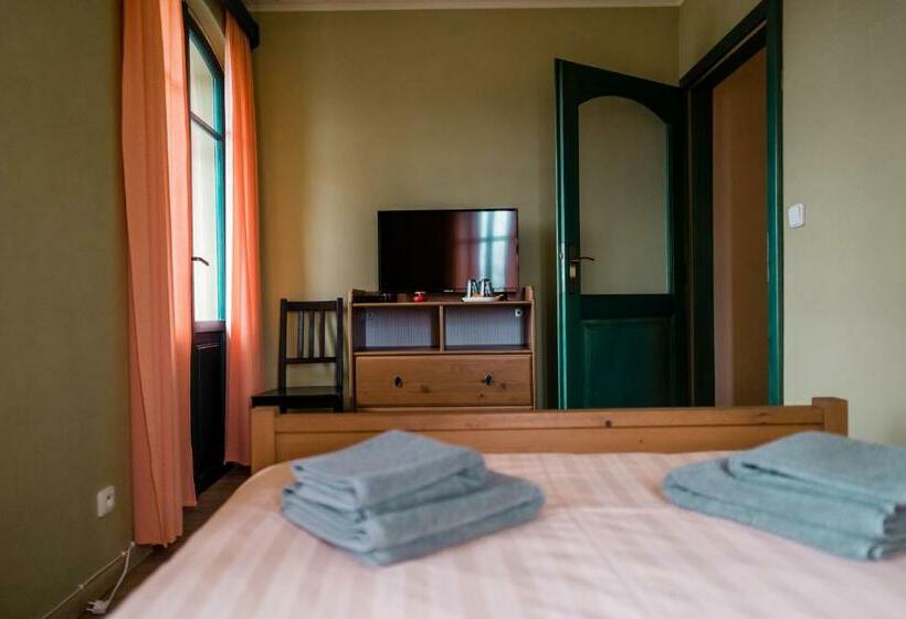 膳宿费 Na Kopečku Ad 1795   Penzion S Wellness, Restaurací Vniřní I Venkovní V Zahradě