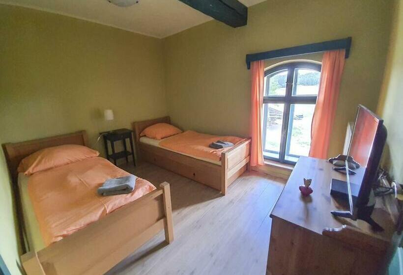 膳宿费 Na Kopečku Ad 1795   Penzion S Wellness, Restaurací Vniřní I Venkovní V Zahradě