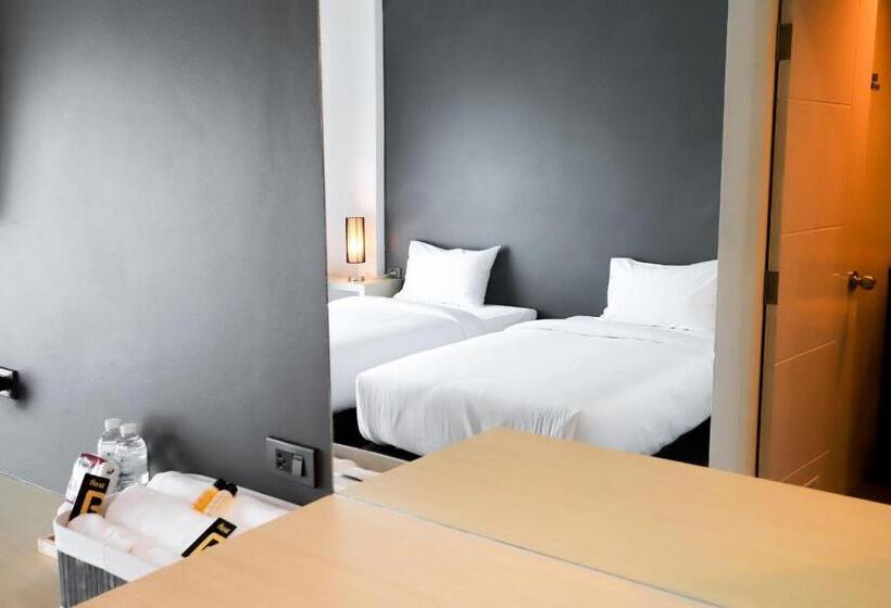 The Rest Hotel   ประจวบ