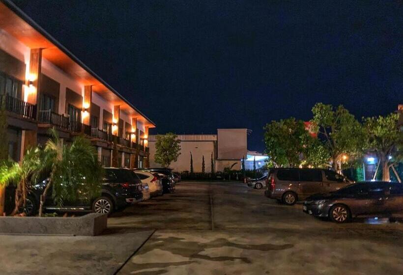 The Rest Hotel   ประจวบ