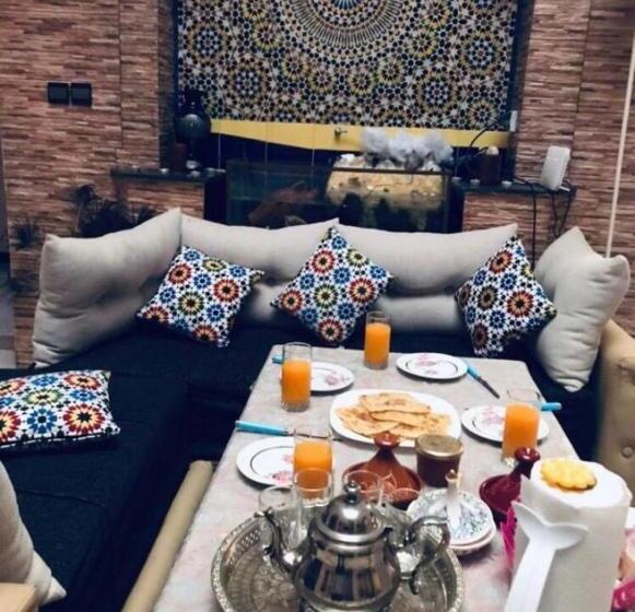 تختخواب و صبحانه Dar Bennis 2