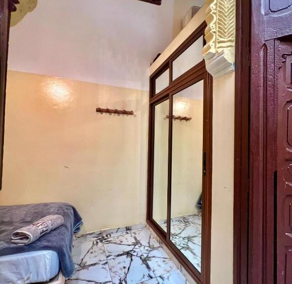 تختخواب و صبحانه Dar Bennis 2