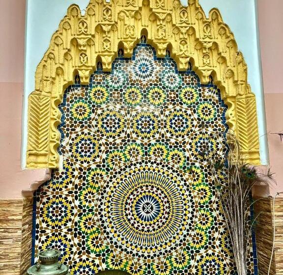 تختخواب و صبحانه Dar Bennis 2